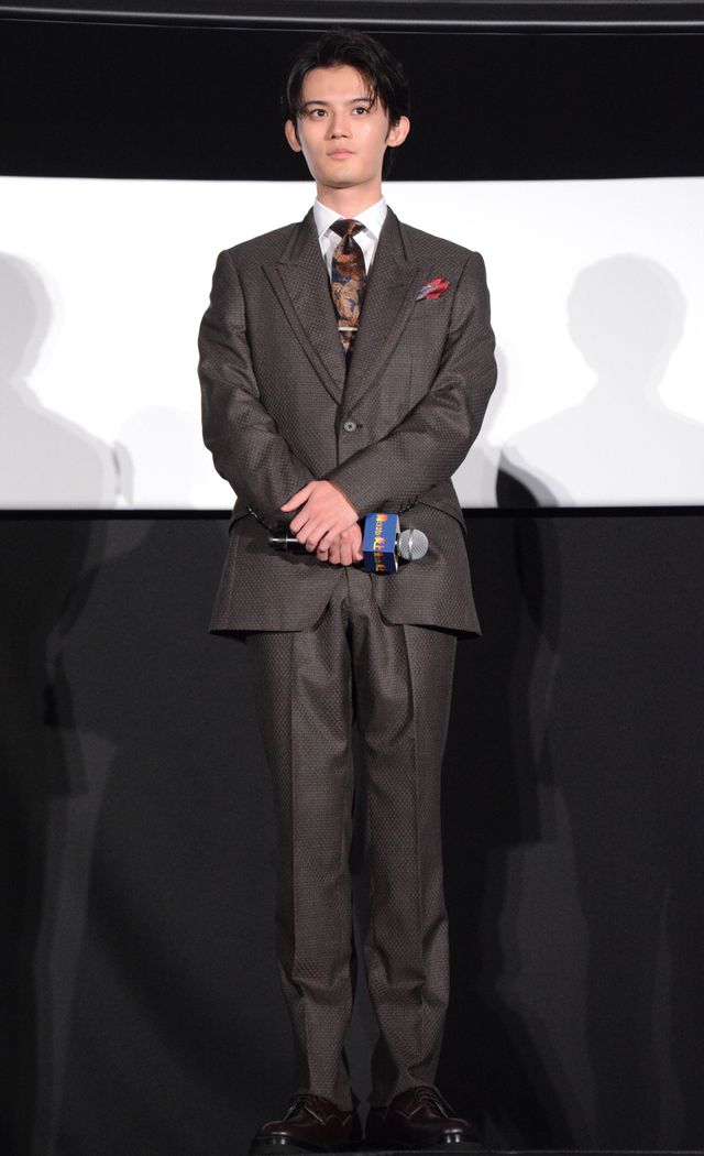 芦田愛菜、純白の美ドレスで阿部寛らと登壇！『俺ではない炎上』完成披露試写会（9枚目）