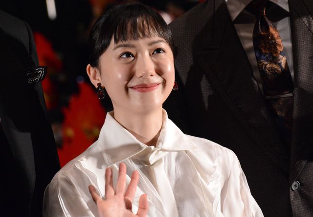 芦田愛菜、純白の美ドレスで阿部寛らと登壇！『俺ではない炎上』完成披露試写会（20枚目）