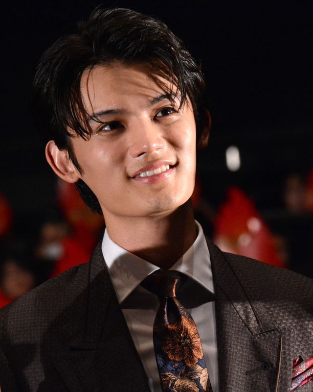 芦田愛菜、純白の美ドレスで阿部寛らと登壇！『俺ではない炎上』完成披露試写会（21枚目）