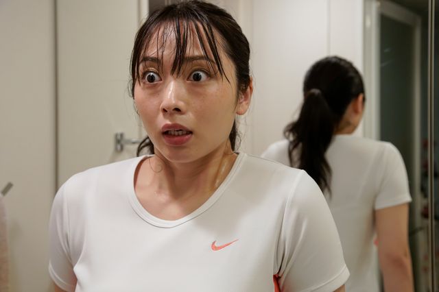 亡くなった親戚の部屋で人形を見つけるが…「ほぼ日の怪談。」場面写真（6枚目）