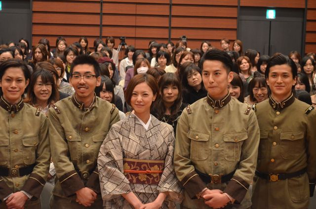 浅見れいなの着物姿に会場がため息！『不毛会議』制作発表フォトギャラリー（26枚目）