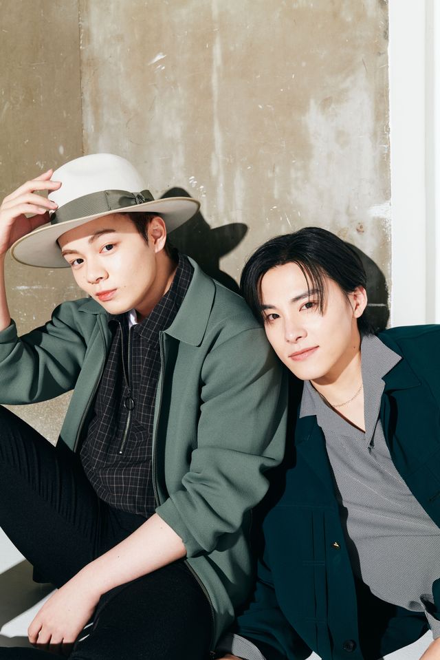 まぶしいくらいのイケメン！川西拓実＆鶴房汐恩インタビューカット：フォトギャラリー