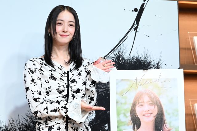 佐々木希、芸能生活20周年！フォトエッセイ「Natural」 発売記念会見（8枚目）