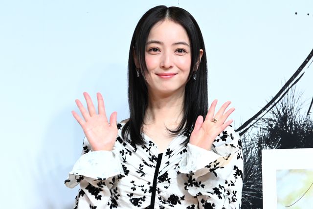 佐々木希、芸能生活20周年！フォトエッセイ「Natural」 発売記念会見（14枚目）