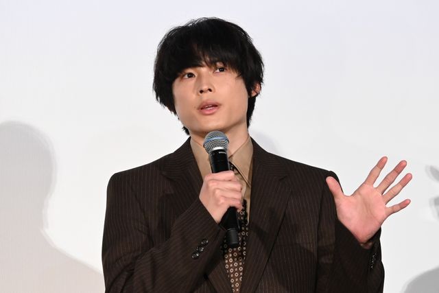 松たか子、松村北斗ら“かき氷”に囲まれ登壇！『ファーストキス 1ST KISS』初日舞台挨拶（10枚目）