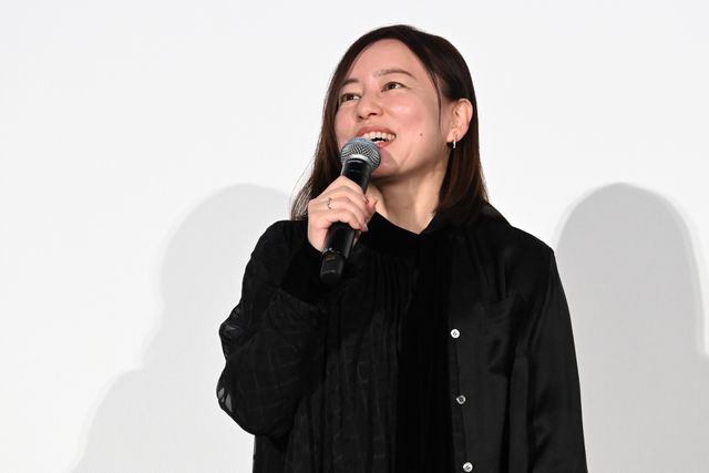 松たか子、松村北斗ら“かき氷”に囲まれ登壇！『ファーストキス 1ST KISS』初日舞台挨拶（19枚目）