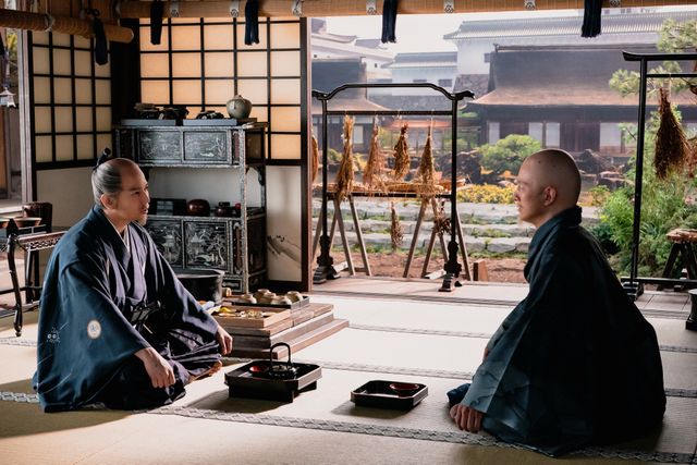 まるで別人！晩年の氏真と家康が涙の抱擁「どうする家康」第45回（4枚目）