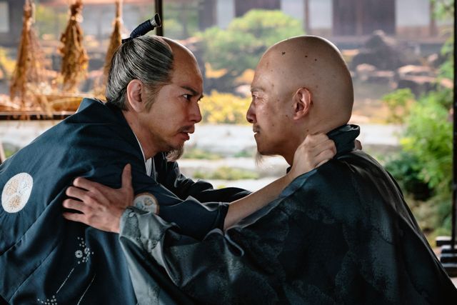 まるで別人！晩年の氏真と家康が涙の抱擁「どうする家康」第45回（5枚目）