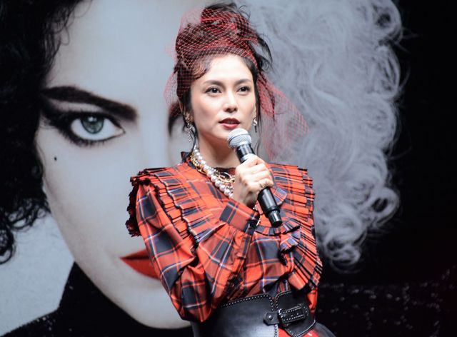 カッコいい！柴咲コウ、パンクロック風の衣装で登場（6枚目）