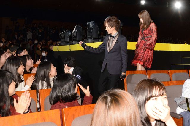 クシャリと笑う高橋一生＆長澤まさみがかわいい！『嘘を愛する女』完成披露舞台あいさつ（16枚目）