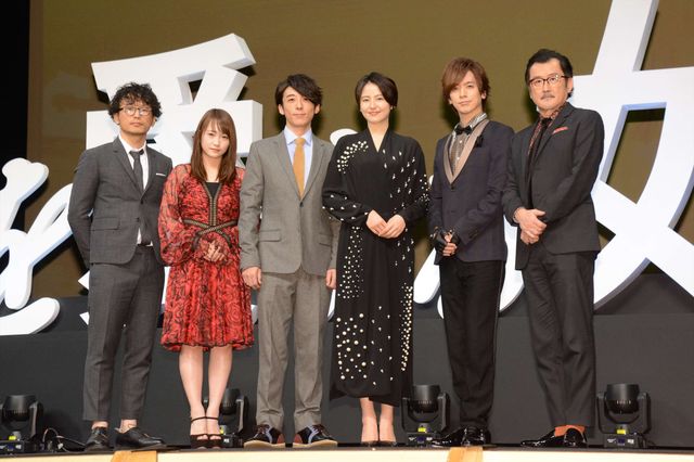 クシャリと笑う高橋一生＆長澤まさみがかわいい！『嘘を愛する女』完成披露舞台あいさつ（20枚目）