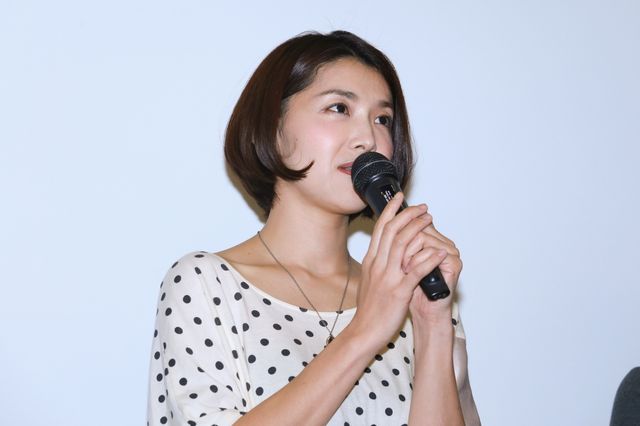 加藤夏希主演『愛∞コンタクト』の初日舞台あいさつフォトギャラリー（33枚目）