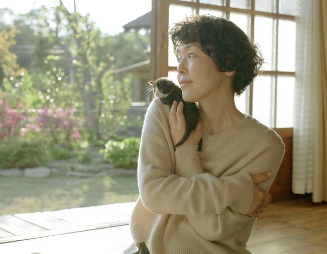 小林聡美 市川実日子 もたいまさこ 猫との田舎暮らしドラマ 山のトムさん に出演 シネマトゥデイ 映画の情報を毎日更新
