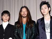 3人で会ったのは今回が初めてだという（写真左から）成宮寛貴、浅野忠信、松田龍平