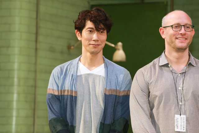 佐々木蔵之介とアラン・カミングは似ている！「マクベス」演出家が明かすフォトギャラリー（5枚目）
