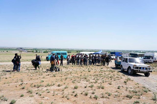柄本時生＆前田敦子ブス会2ショットも！『旅のおわり世界のはじまり』撮影現場（5枚目）