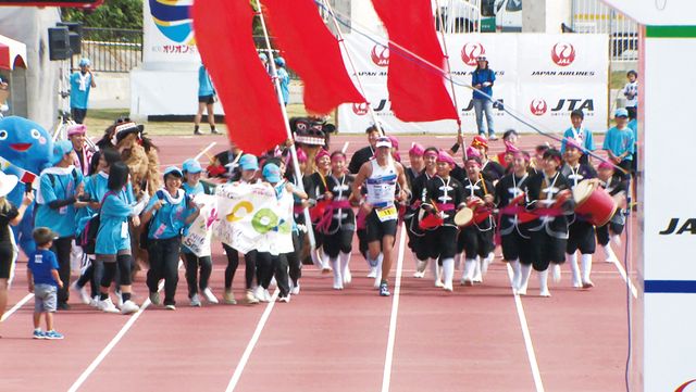 スターターを担当した安倍首相夫人・昭恵さん！映画『宮古島トライアスロン』『和食ドリーム』【フォトギャラリー】（6枚目）