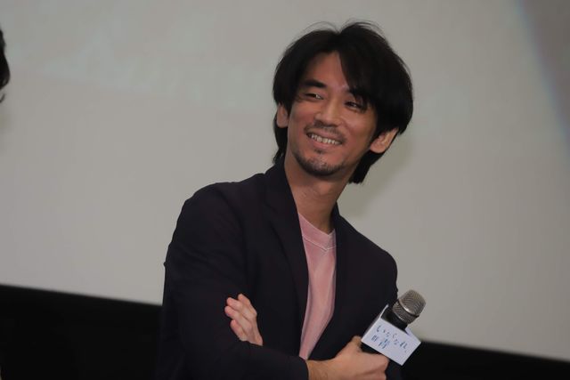 手をつなぐ横浜流星＆松岡広大『いなくなれ、群青』大ヒット御礼舞台あいさつ（7枚目）