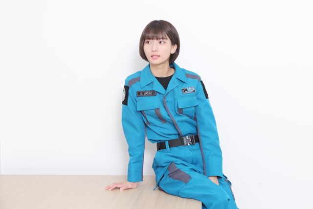 任務中はクール、普段は天真爛漫！「ウルトラマンブレーザー」ヒロイン・搗宮姫奈インタビュー撮り下ろしカット（17枚目）