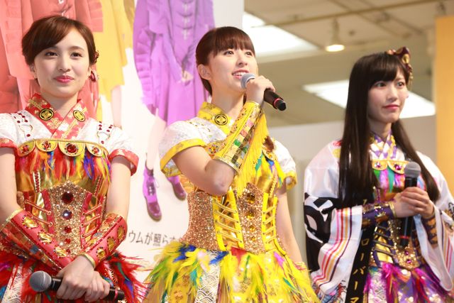 百田夏菜子、玉井詩織、佐々木彩夏、高城れにが登場！「～サイリウムが照らす未来～　ももいろクローバーZ　結成10周年記念展」オープニングイベント（9枚目）