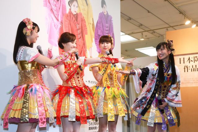 百田夏菜子、玉井詩織、佐々木彩夏、高城れにが登場！「～サイリウムが照らす未来～　ももいろクローバーZ　結成10周年記念展」オープニングイベント（11枚目）