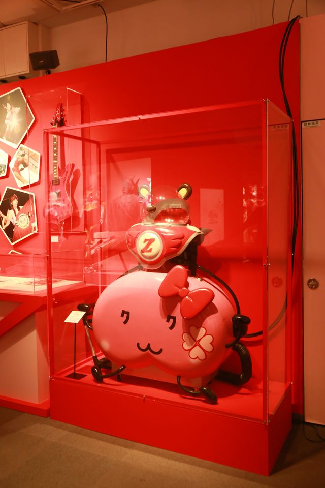 百田夏菜子、玉井詩織、佐々木彩夏、高城れにが登場！「～サイリウムが照らす未来～　ももいろクローバーZ　結成10周年記念展」オープニングイベント（14枚目）