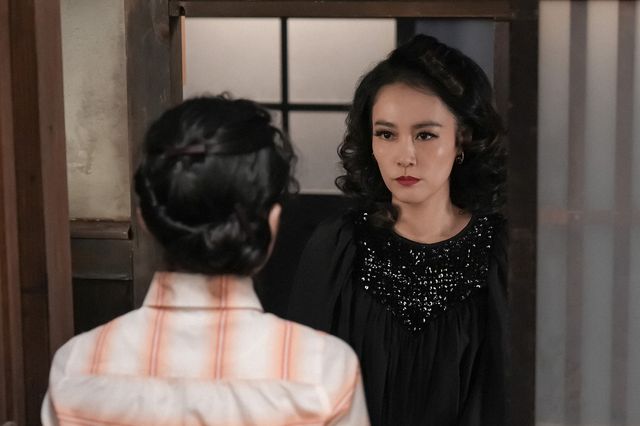 突然りつ子（菊地凛子）が…「ブギウギ」第100回の場面写真：フォトギャラリー