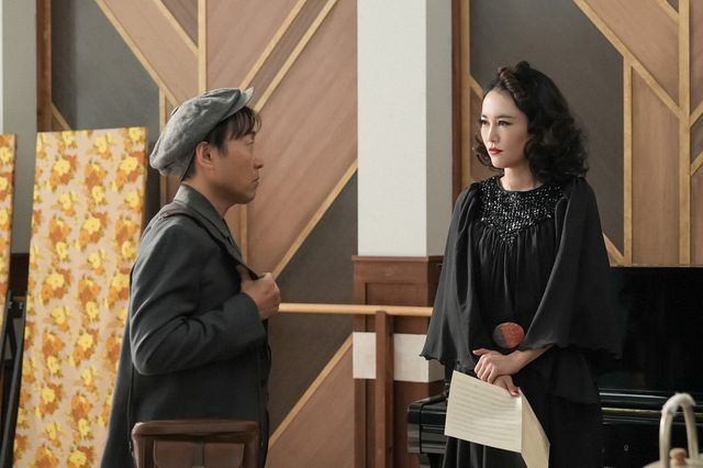 突然りつ子（菊地凛子）が…「ブギウギ」第100回の場面写真（5枚目）