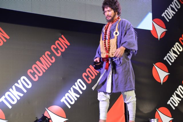 市原隼人、袈裟姿で東京コミコンに登場!映画『喝風太郎』製作発表会:フォトギャラリー