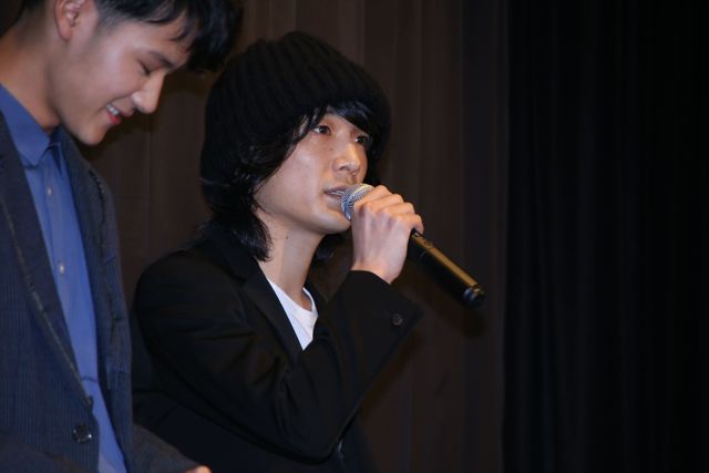 高畑充希、新宿駅前に登場で騒然！　坂口健太郎との交際報道に「内緒です」　画像ギャラリー（9枚目）