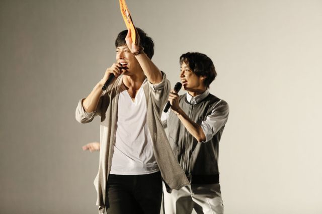 片手には「イチャパラ」が！舞台版「NARUTO」DVD発売記念イベントフォトギャラリー（15枚目）