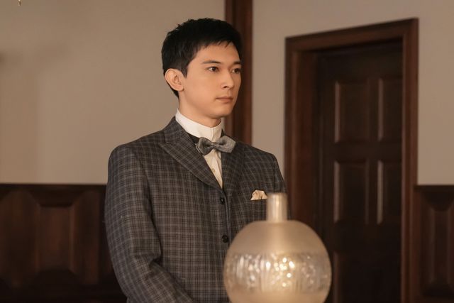 吉沢亮が演じる英語教師・錦織友一