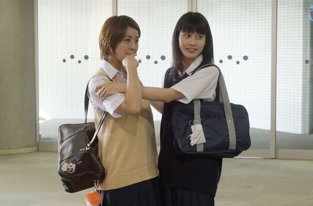 橋本愛＆柳ゆり菜のまぶしい制服姿！『ここは退屈迎えに来て』場面写真（6枚目）