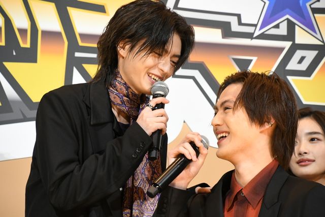「ガッチャード」＆「ギーツ」メンバー集結！『仮面ライダー THE WINTER MOVIE』大ヒット御礼舞台あいさつ（14枚目）