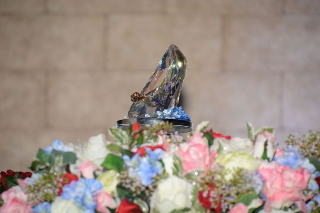 美しいガラスの靴に思わずうっとり…『シンデレラ』バレンタインイベントフォトギャラリー：フォトギャラリー