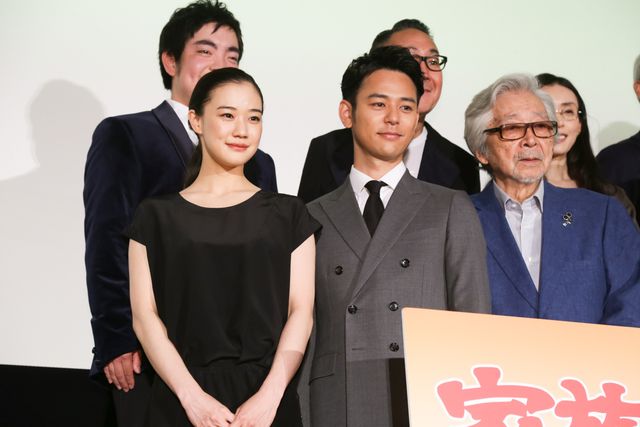山田洋次監督もピース！『家族はつらいよ2』初日舞台あいさつ（20枚目）
