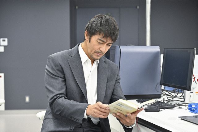 【ネタバレ】のん、圧巻の目力！日曜劇場「キャスター」第3話場面写真：フォトギャラリー