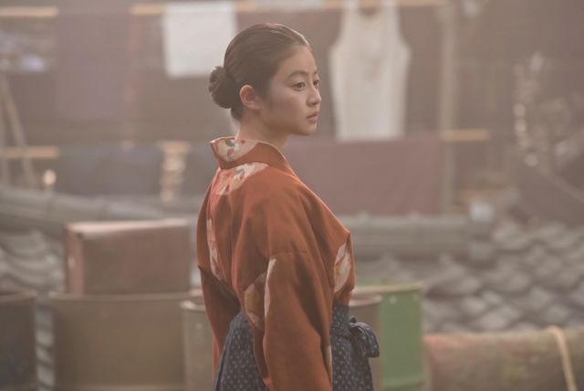 涙を流すのぶ（今田美桜）…「あんぱん」第13週「サラバ　涙」第63回（3枚目）