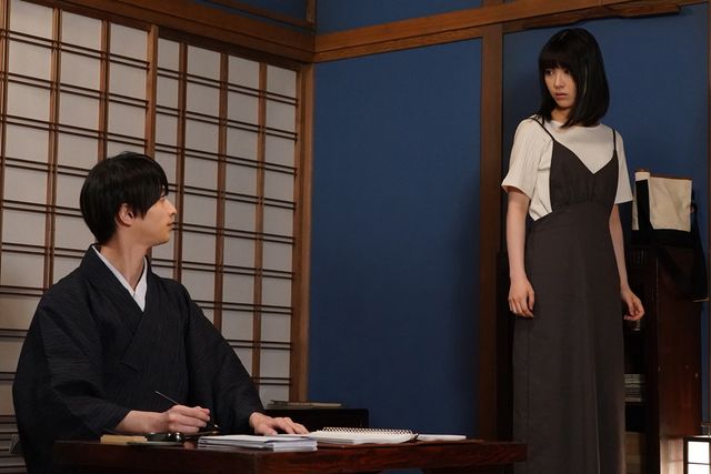 浜辺美波＆横浜流星が見つめ合う！「私たちはどうかしている」第5話場面カット：フォトギャラリー