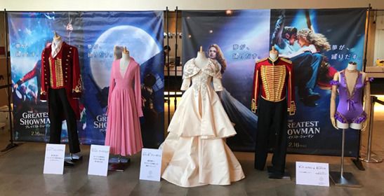 バーナムのジャケットを着て記念撮影ができる！『グレイテスト・ショーマン』コラボカフェ（25枚目）