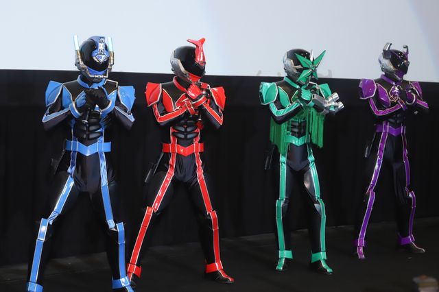 純烈が主演映画をお披露目！『スーパー戦闘　純烈ジャー』完成披露舞台あいさつ（7枚目）