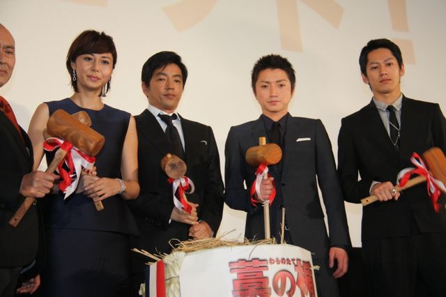 映画『藁の楯 わらのたて』公開記念舞台あいさつ フォトギャラリー（8枚目）