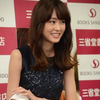 フォトギャラリー 桐谷美玲 25歳になったけど スーツじゃなくまだスウェット着用と反省 画像ギャラリー シネマトゥデイ