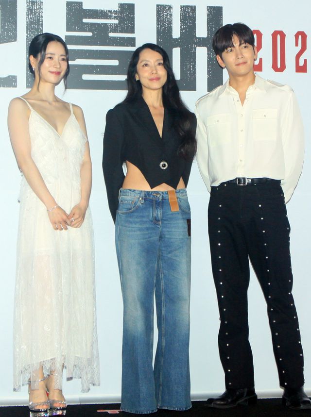 チョン・ドヨン＆チ・チャンウク『リボルバー』会見の様子：フォトギャラリー