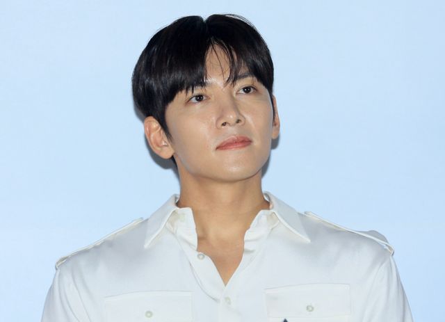 チョン・ドヨン＆チ・チャンウク『リボルバー』会見の様子（4枚目）