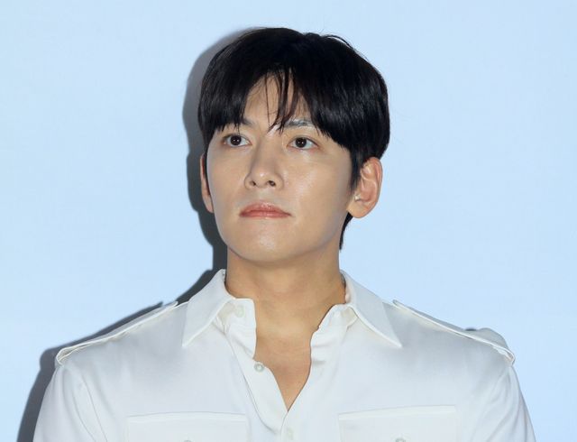 チョン・ドヨン＆チ・チャンウク『リボルバー』会見の様子（6枚目）