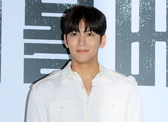 チョン・ドヨン＆チ・チャンウク『リボルバー』会見の様子（14枚目）