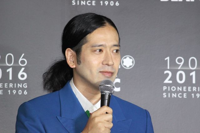 シャレオツ芥川賞作家芸人、又吉先生！「モンブラン」ブランド創立110周年セレモニー ギャラリー（4枚目）