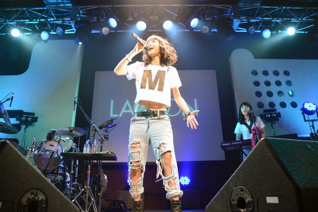 瀧本美織、初ライブで熱唱！フォトギャラリー（8枚目）