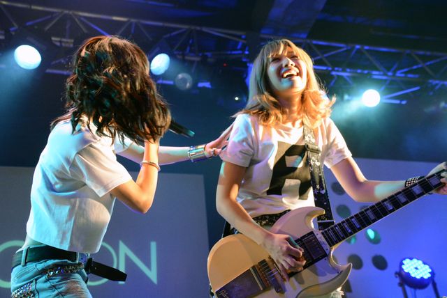 瀧本美織、初ライブで熱唱！フォトギャラリー（9枚目）